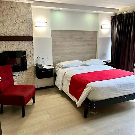 Hotel Imperial Ambato Bagian luar foto