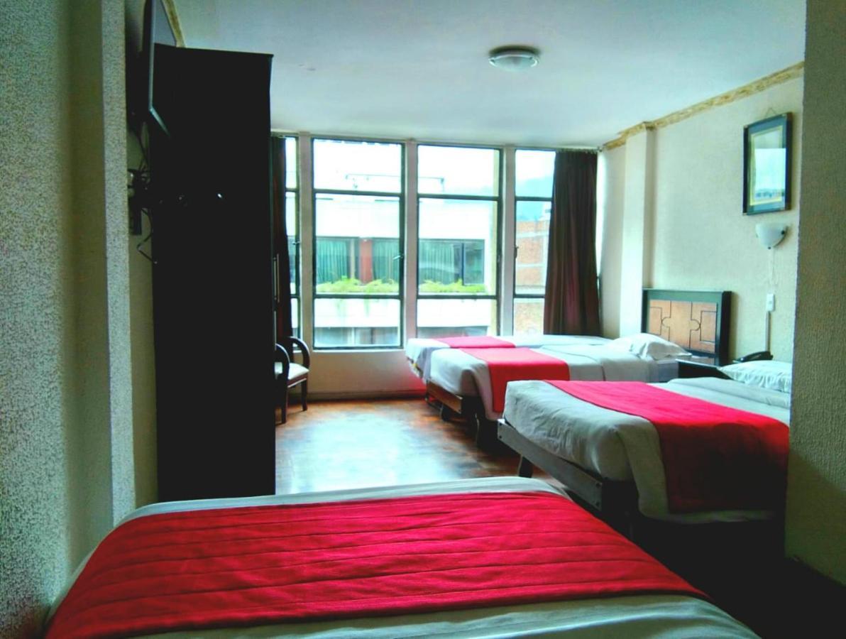 Hotel Imperial Ambato Bagian luar foto