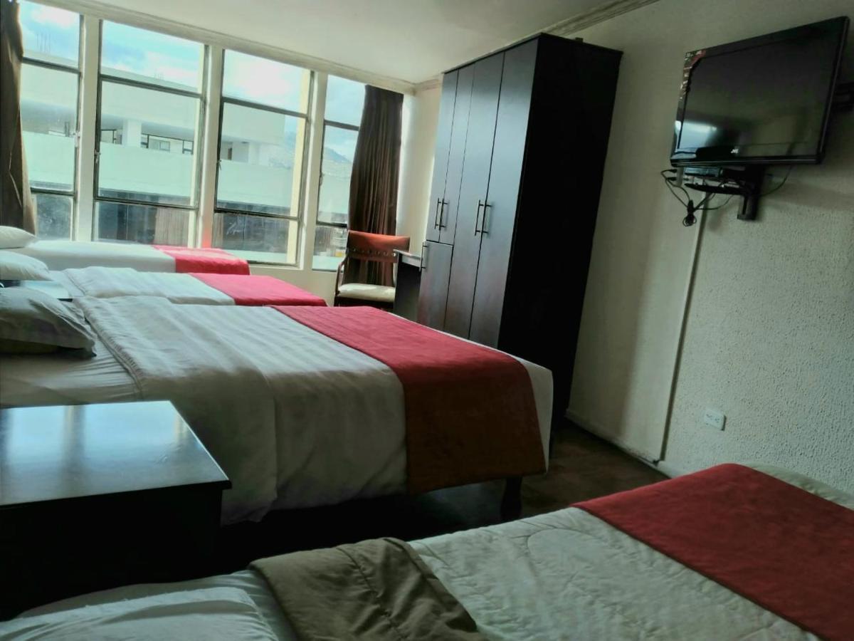 Hotel Imperial Ambato Bagian luar foto