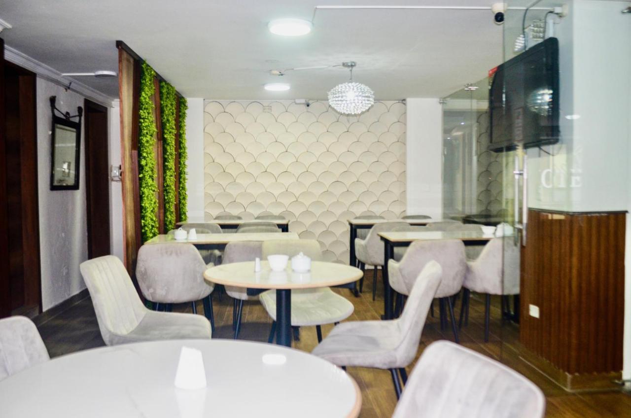 Hotel Imperial Ambato Bagian luar foto