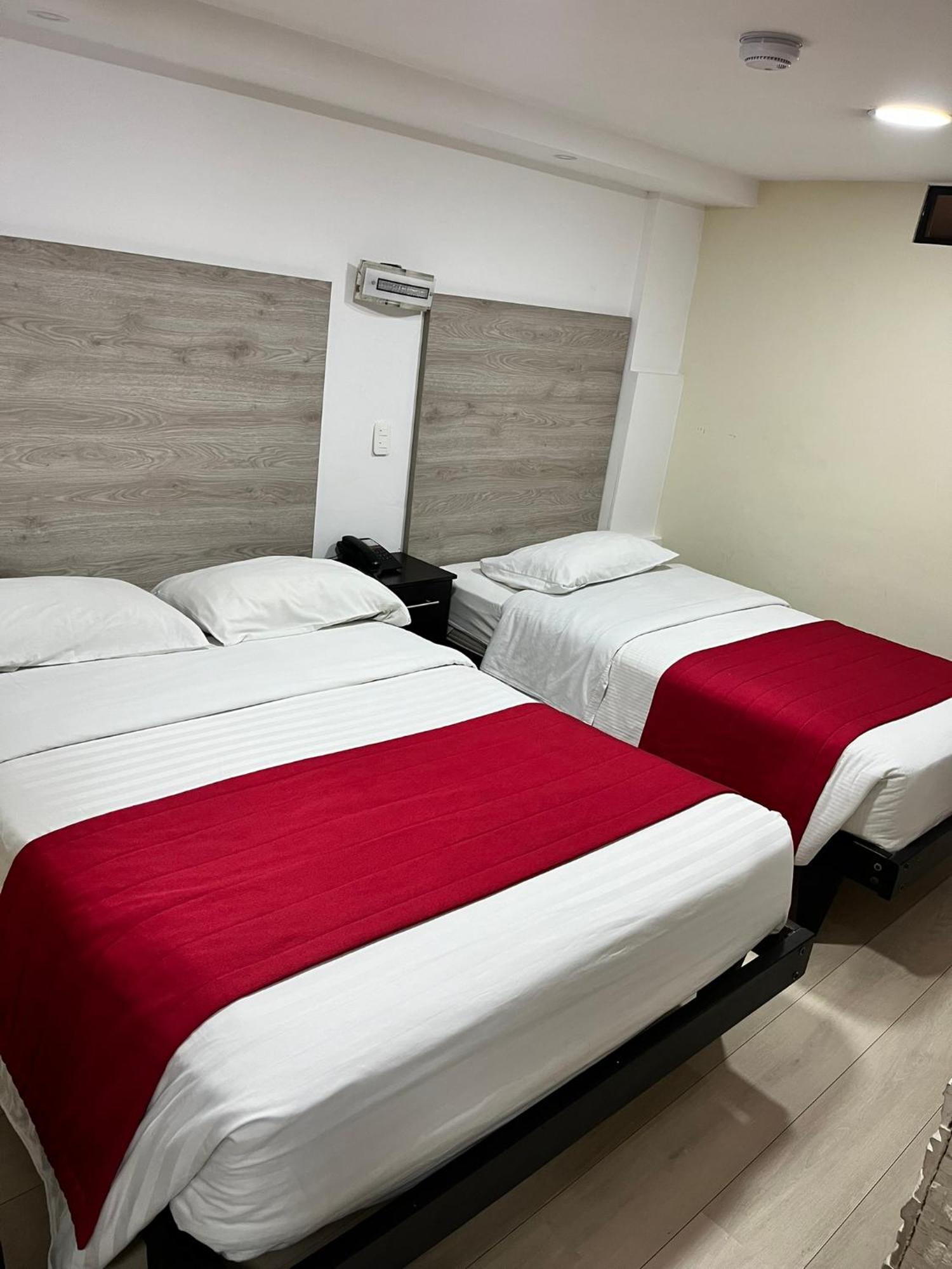 Hotel Imperial Ambato Bagian luar foto