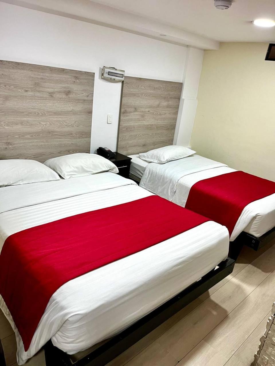 Hotel Imperial Ambato Bagian luar foto