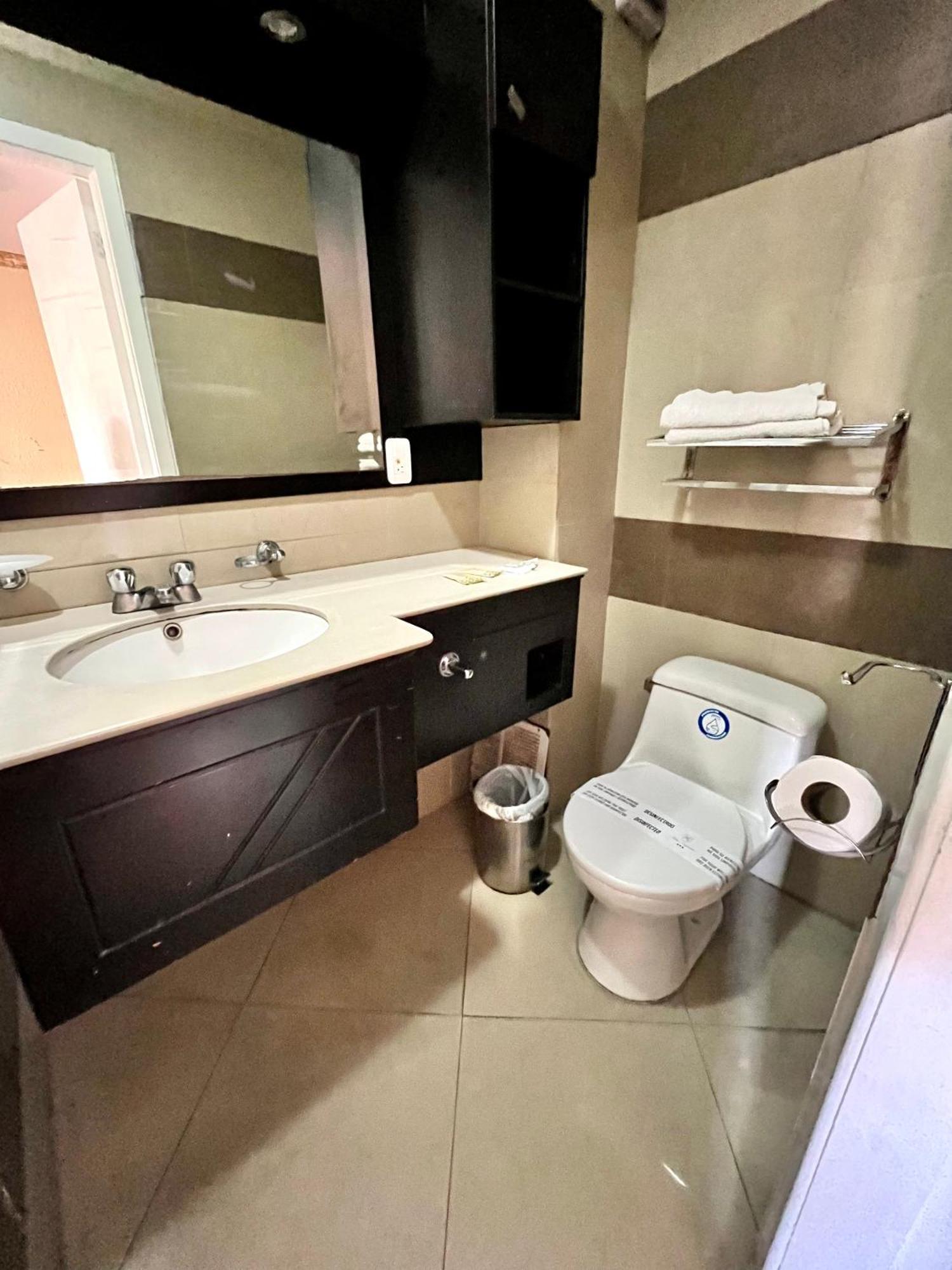 Hotel Imperial Ambato Bagian luar foto