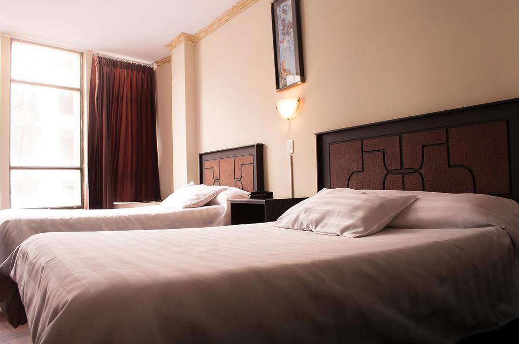 Hotel Imperial Ambato Bagian luar foto
