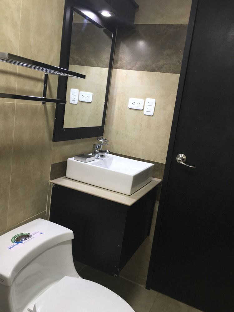 Hotel Imperial Ambato Bagian luar foto