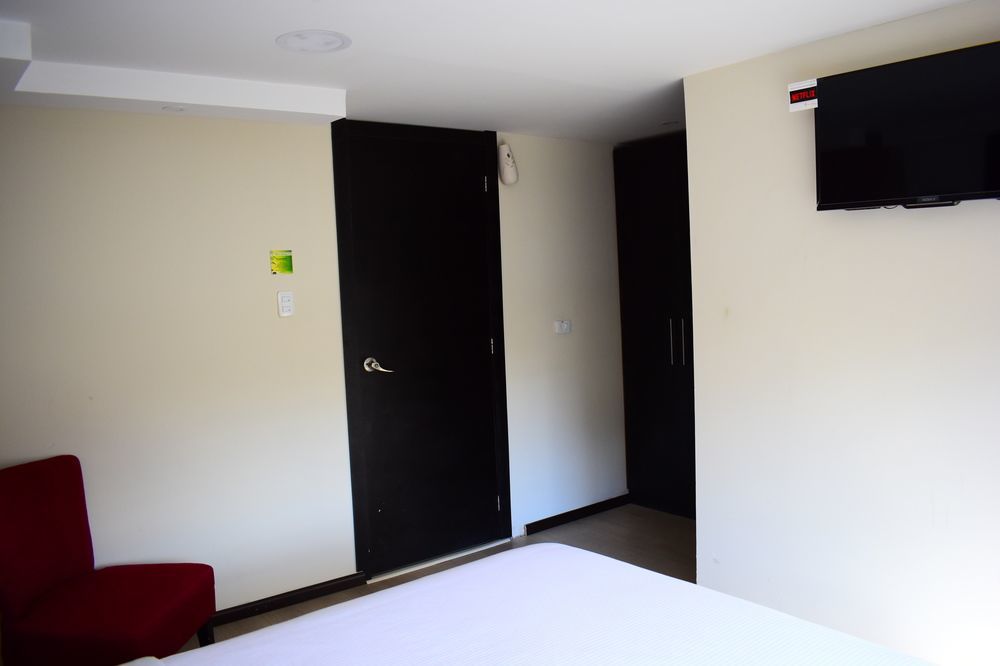Hotel Imperial Ambato Bagian luar foto